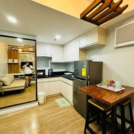 Feels Like Home Condos Abreeza Place Tower 2 Davao Exterior photo