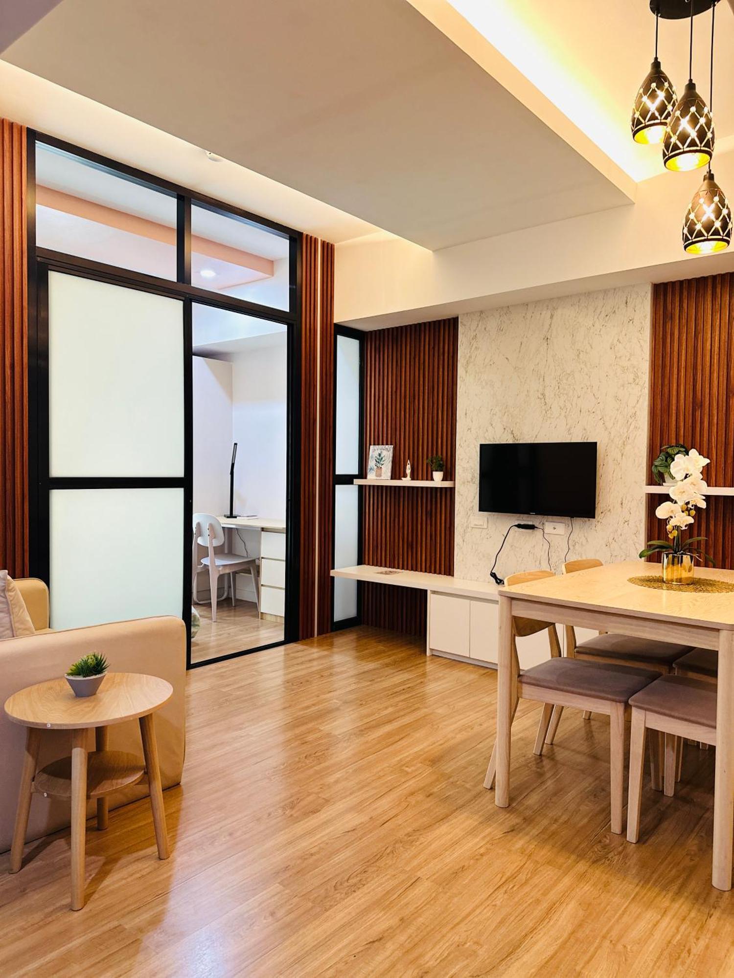 Feels Like Abreeza Place Tower 2 Apartment *
